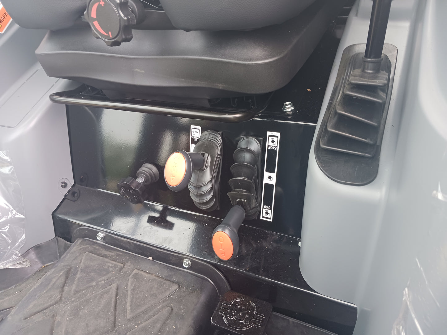 Bad Boy 5055 Cab w/Loader