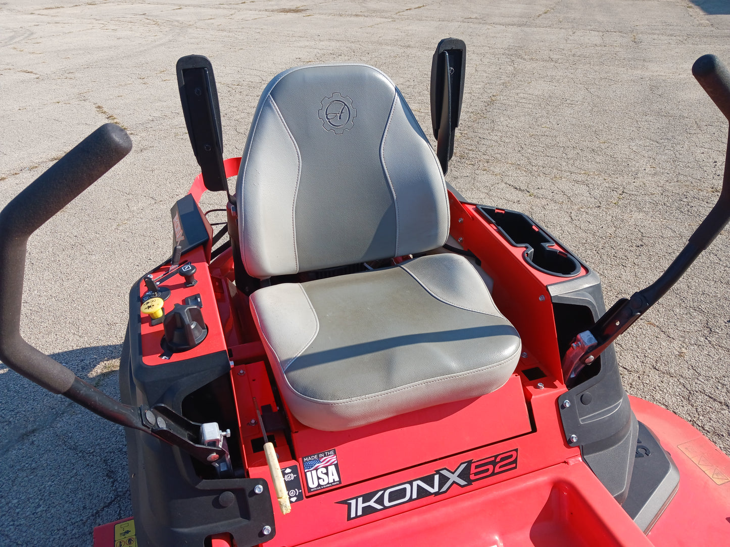 2019 Ariens Ikon 52"