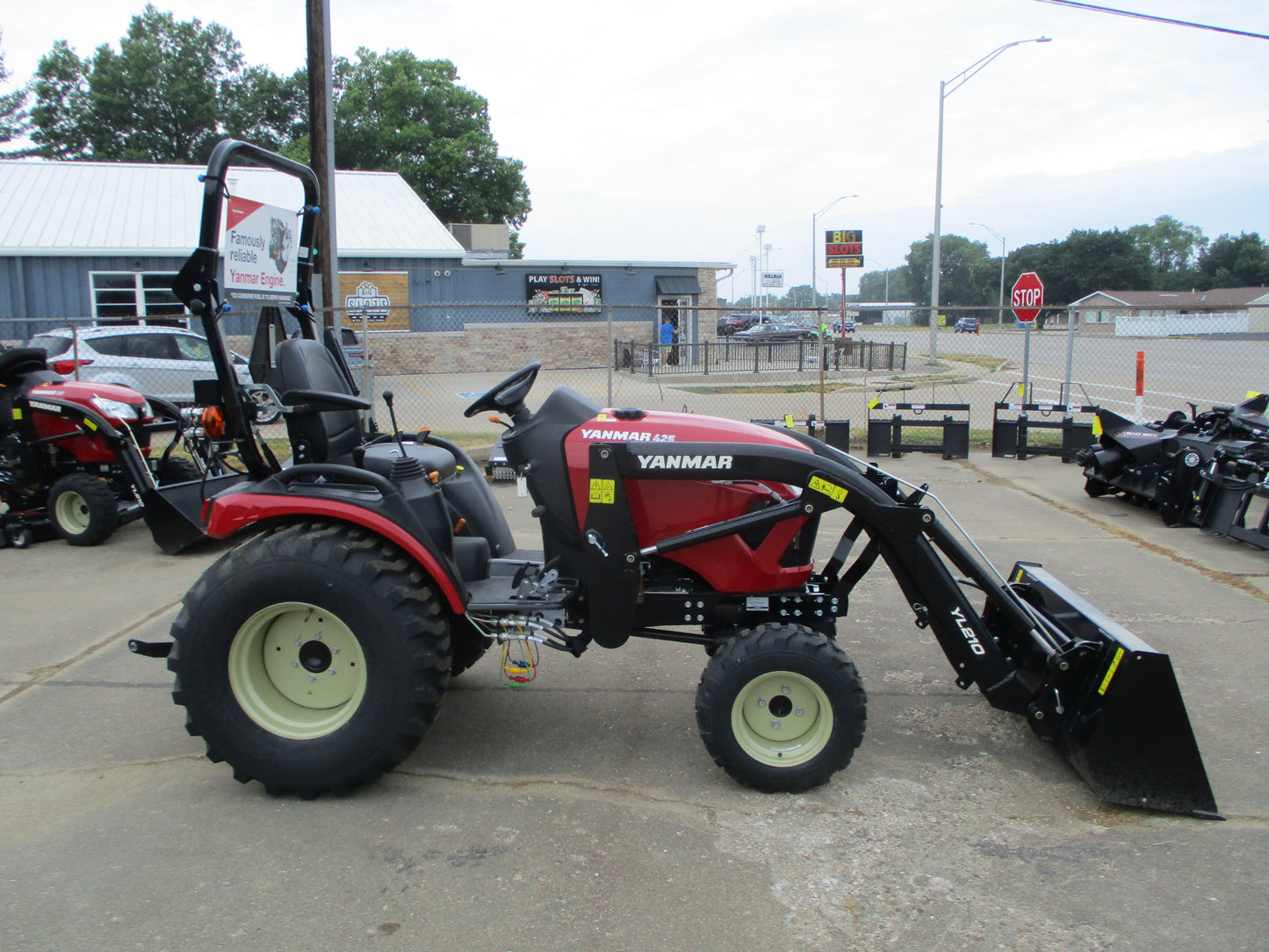 Yanmar SA425 *DEMO w/50hrs* 24hp - Industrial Tires