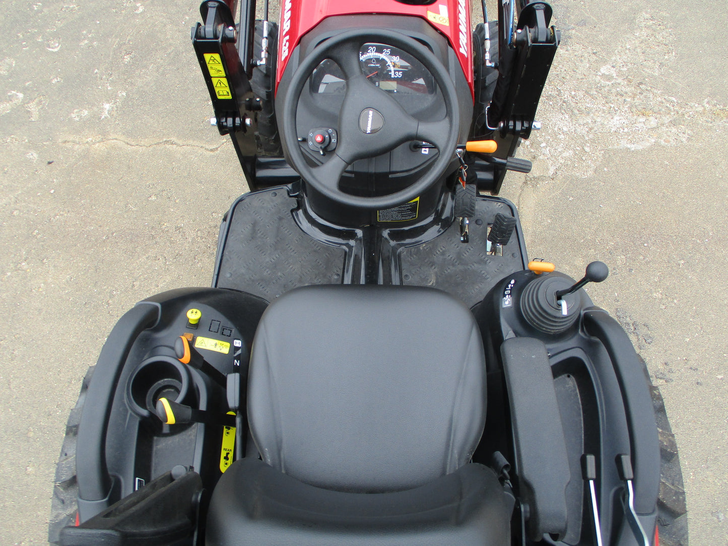 Yanmar SA425 *DEMO w/50hrs* 24hp - Industrial Tires