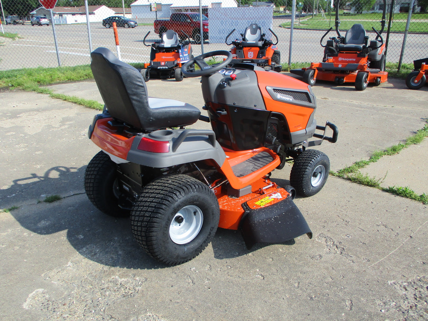 Husqvarna 200 Series Garden Tractor
