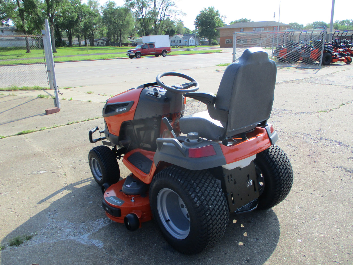 Husqvarna 300 Series Garden Tractor