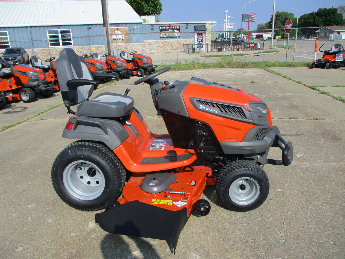 Husqvarna 300 Series Garden Tractor