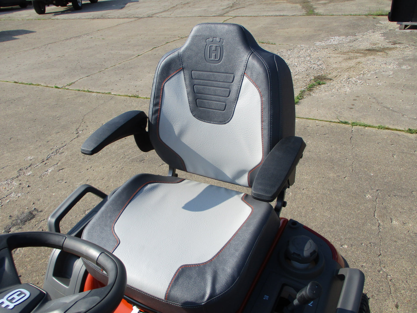 Husqvarna 300 Series Garden Tractor