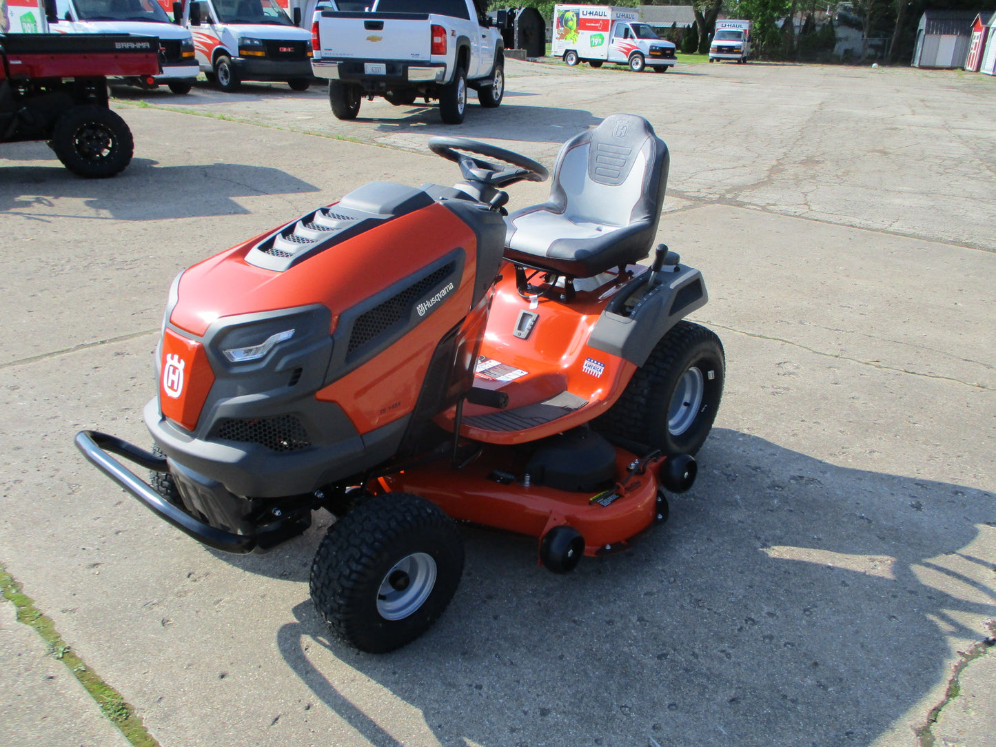 Husqvarna 100 Series Garden Tractor