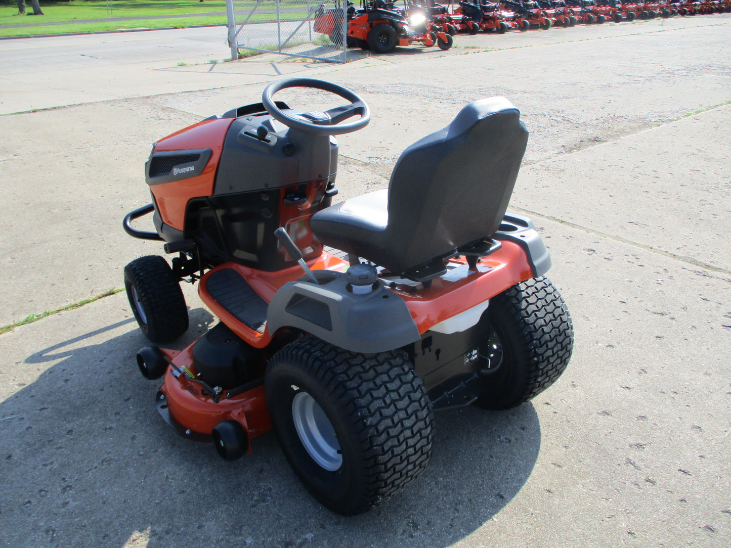 Husqvarna 100 Series Garden Tractor