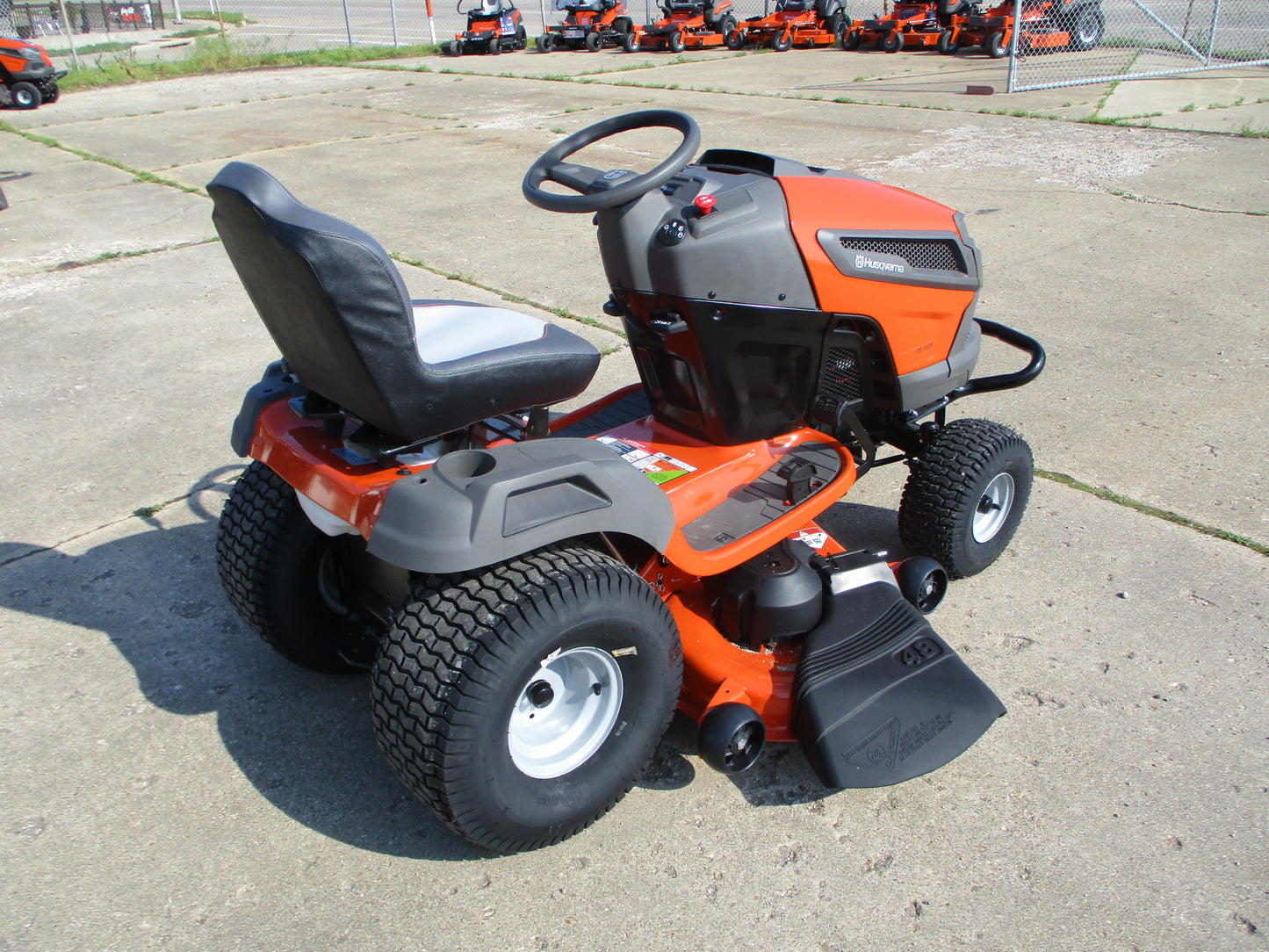Husqvarna 100 Series Garden Tractor