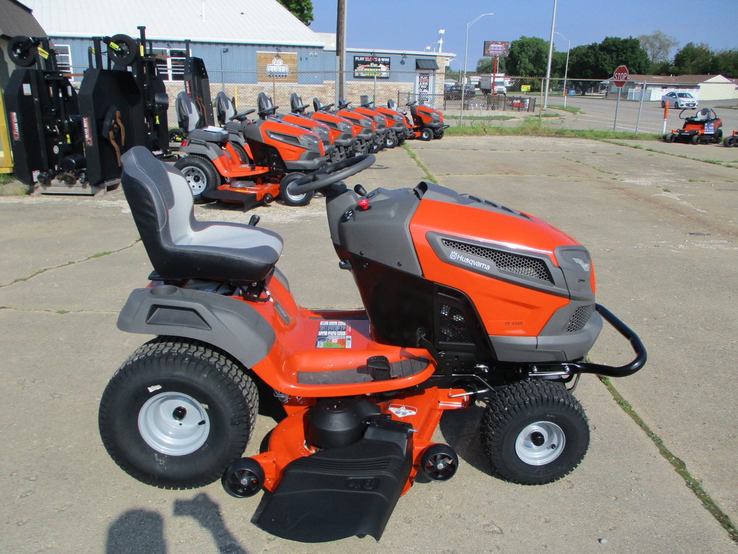 Husqvarna 100 Series Garden Tractor