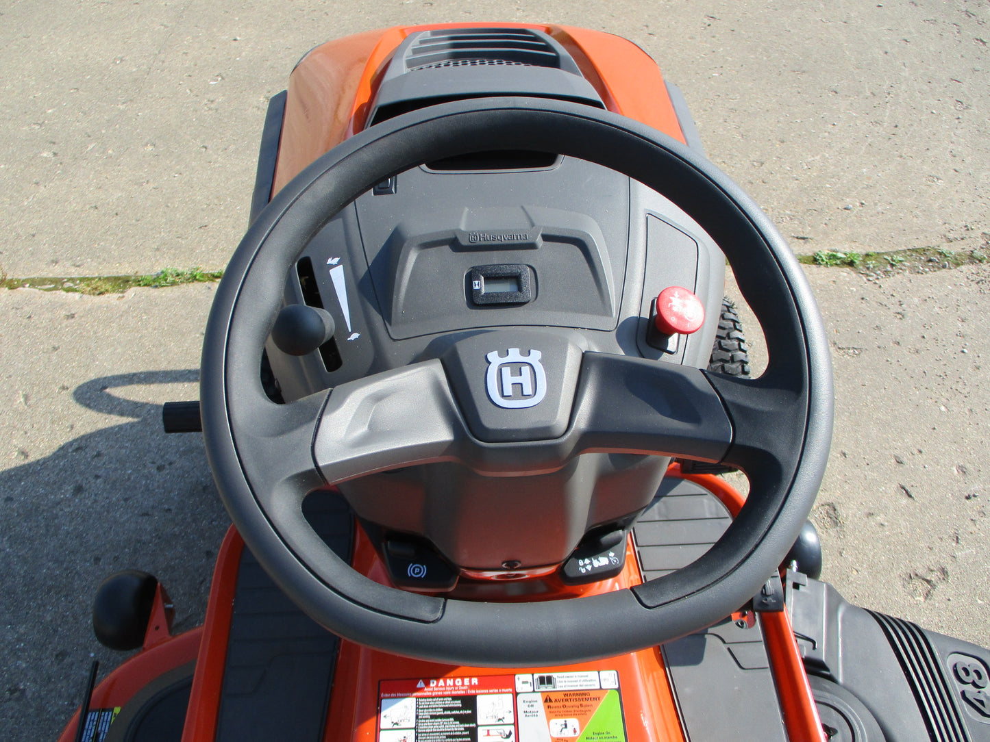 Husqvarna 100 Series Garden Tractor