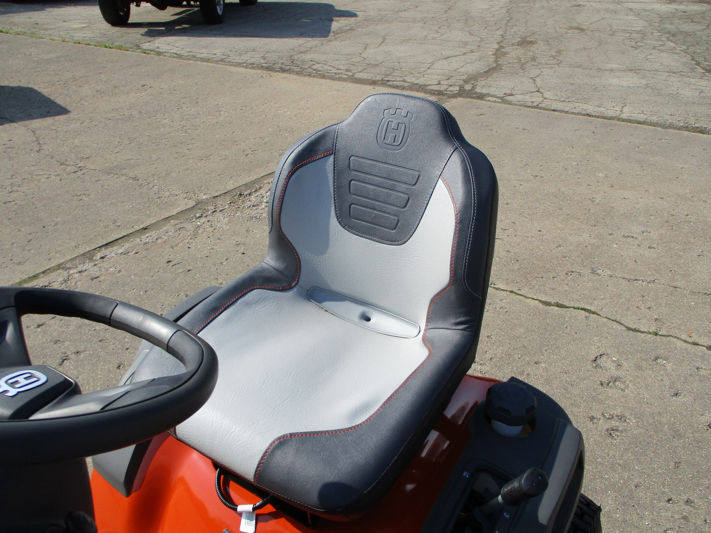Husqvarna 100 Series Garden Tractor