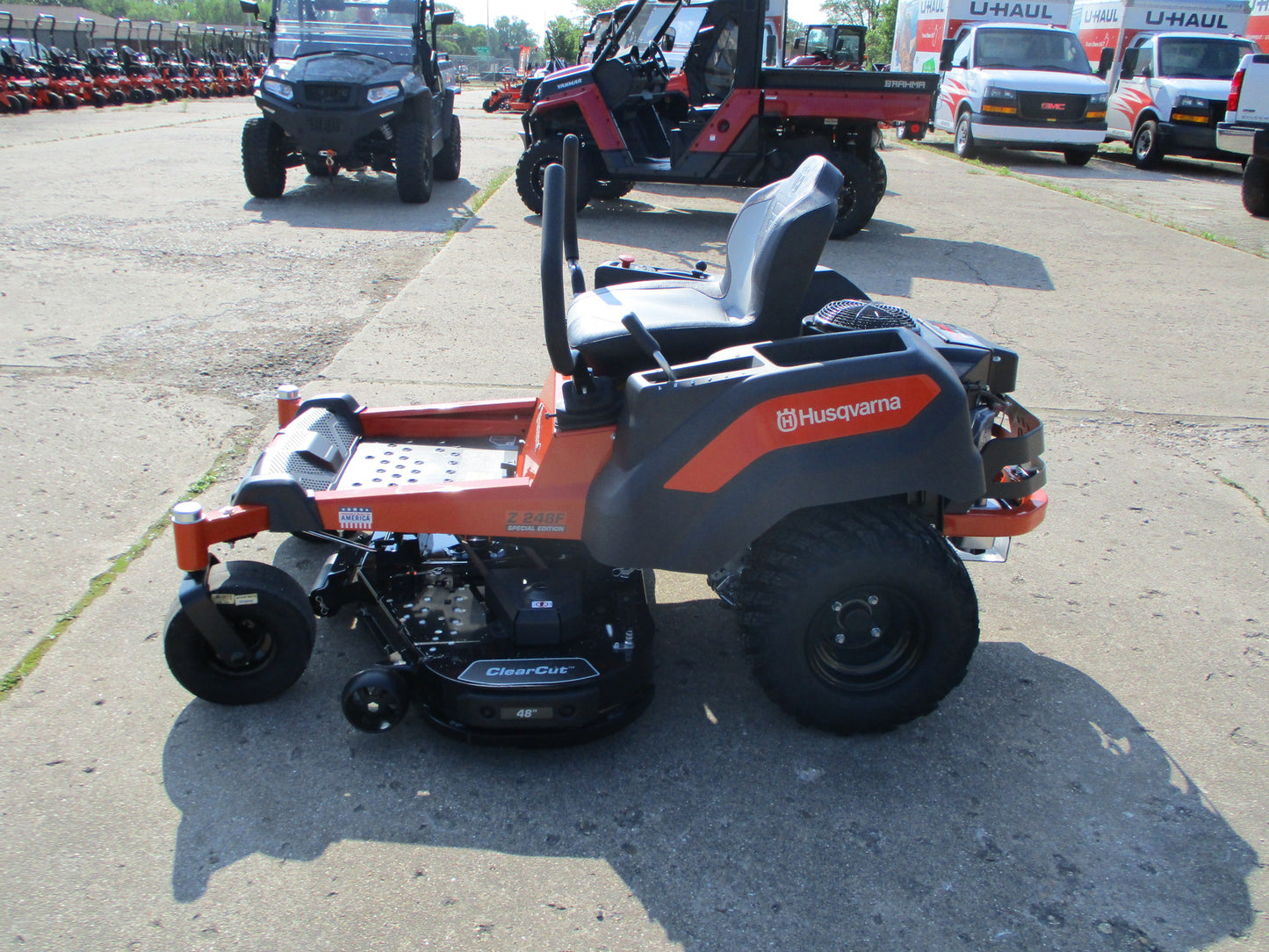 Husqvarna Z200 Series Zero Turn - Special Edition