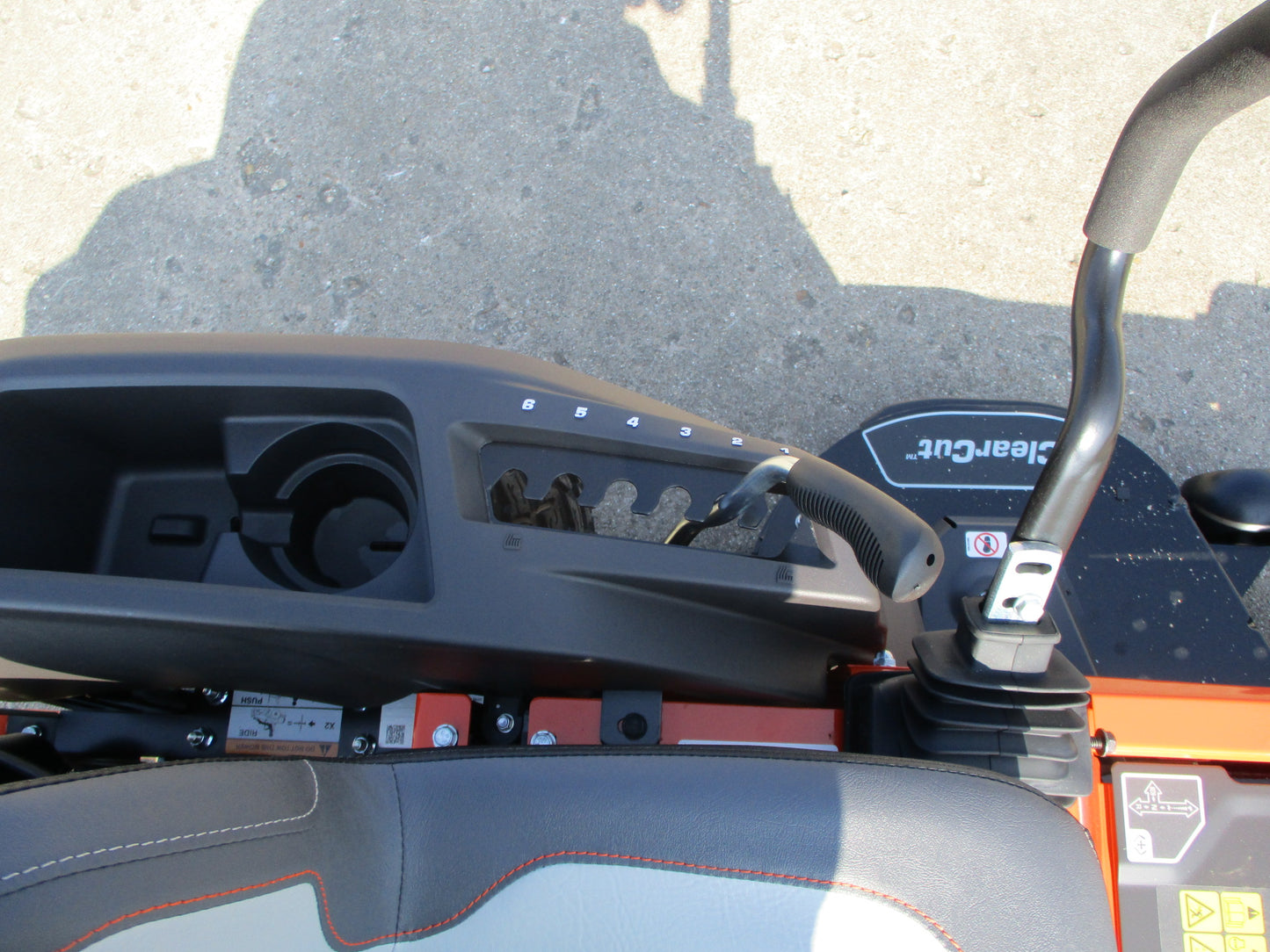 Husqvarna Z200 Series Zero Turn - Special Edition
