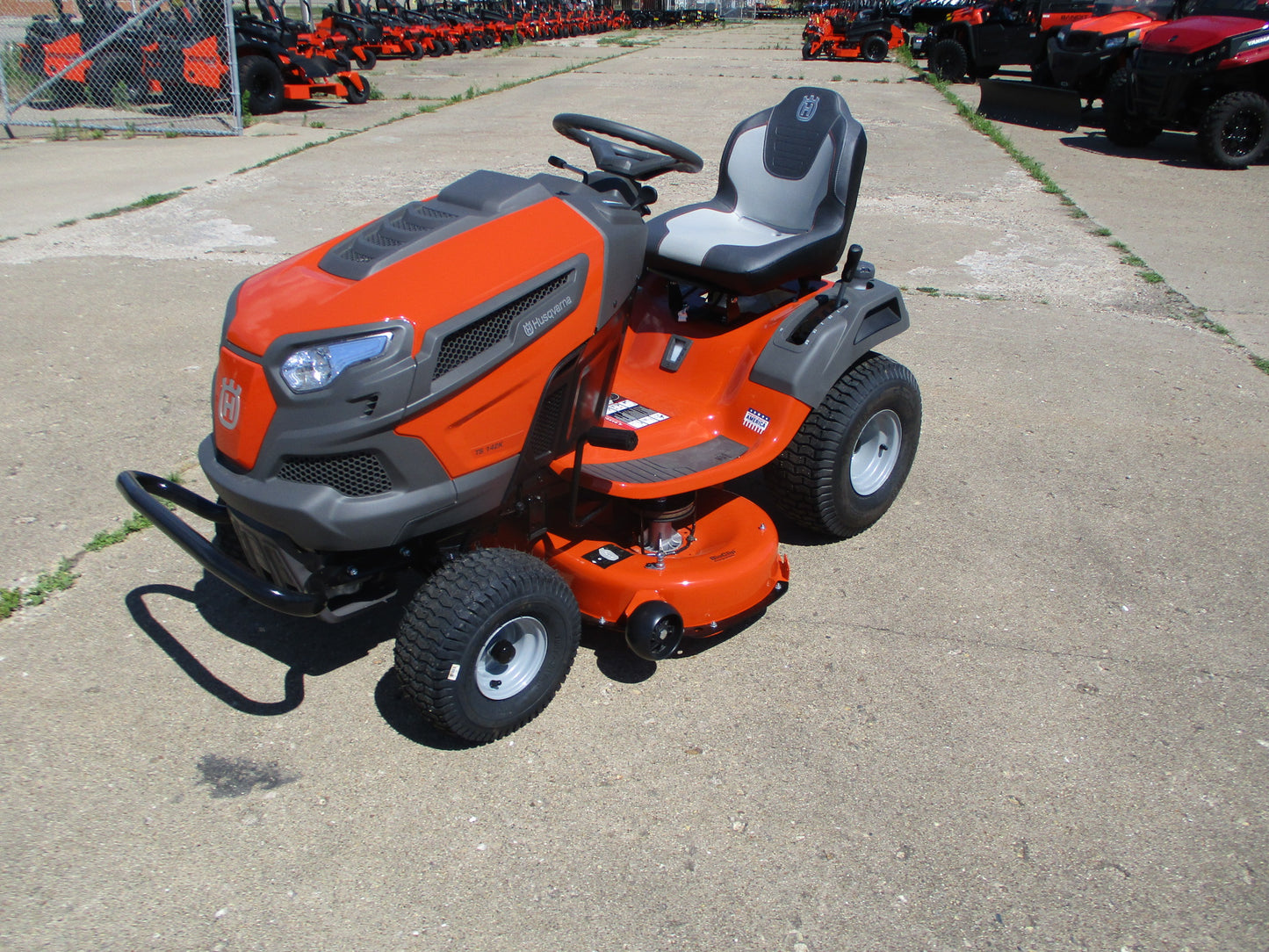 Husqvarna 100 Series Garden Tractor