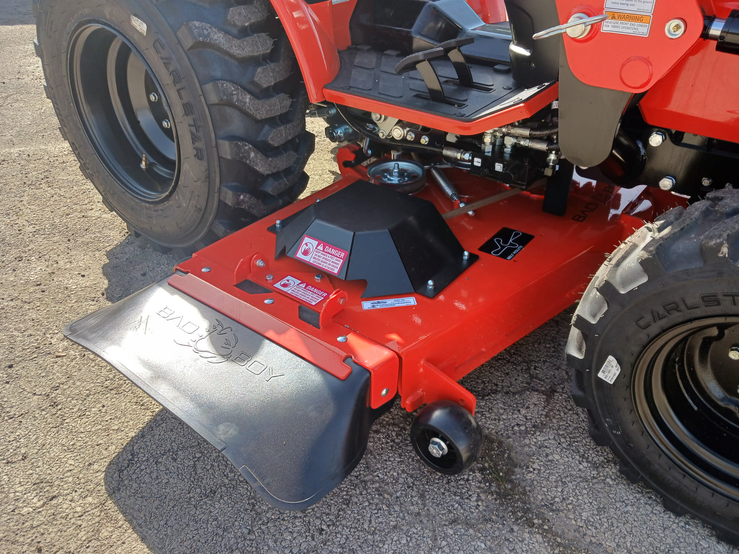 Bad Boy 1025 Tractor w/ Front Loader & 60" Mower