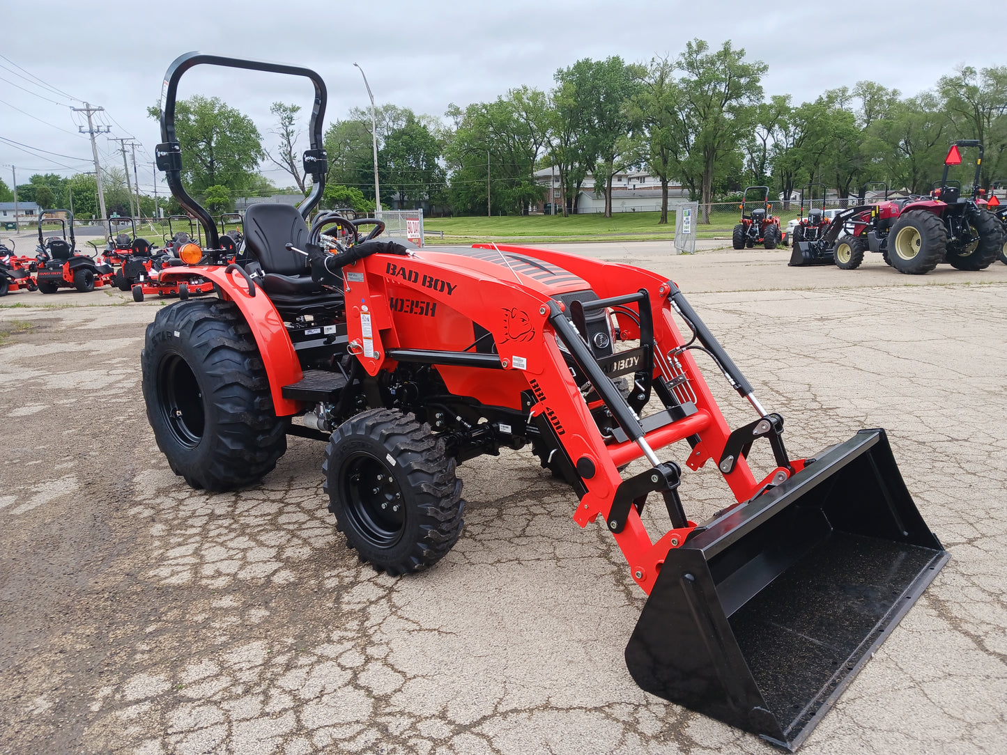 Bad Boy 4035 - 35hp Diesel Tractor w/Loader