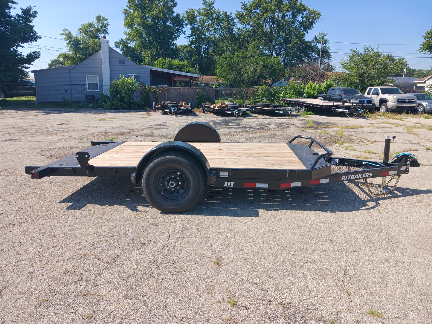 PJ Trailer T1 Tilt Trailer