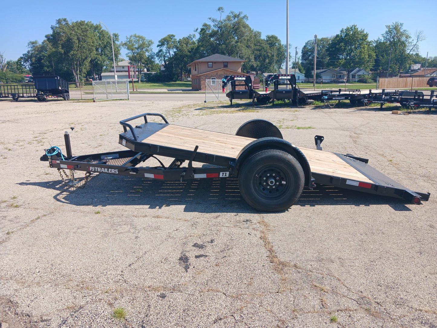 PJ Trailer T1 Tilt Trailer