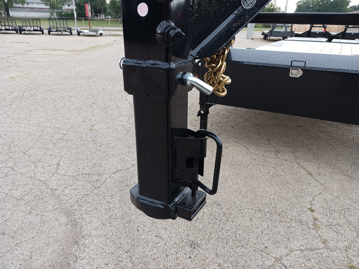 PJ Trailers LQ Gooseneck