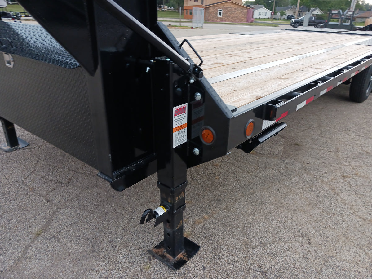 PJ Trailers LQ Gooseneck