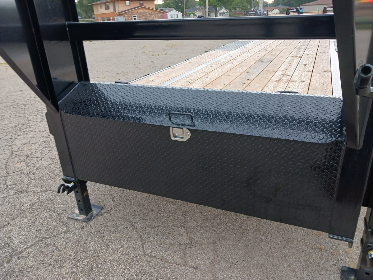 PJ Trailers LQ Gooseneck