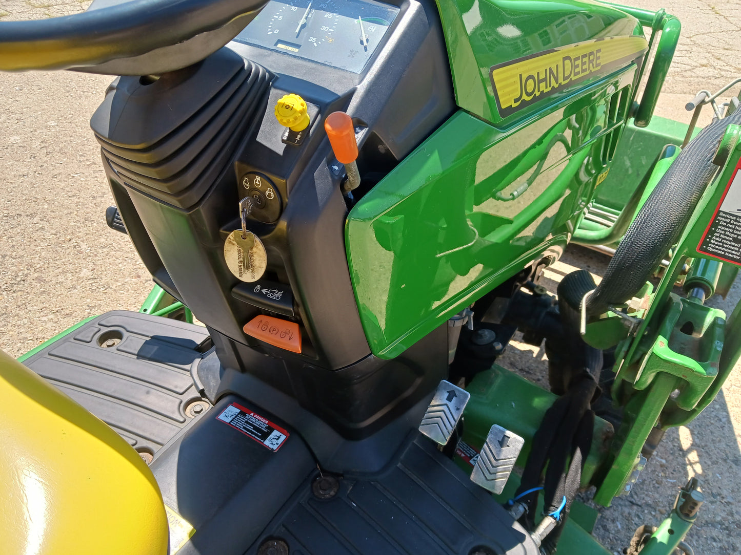 2011 John Deere 1026r