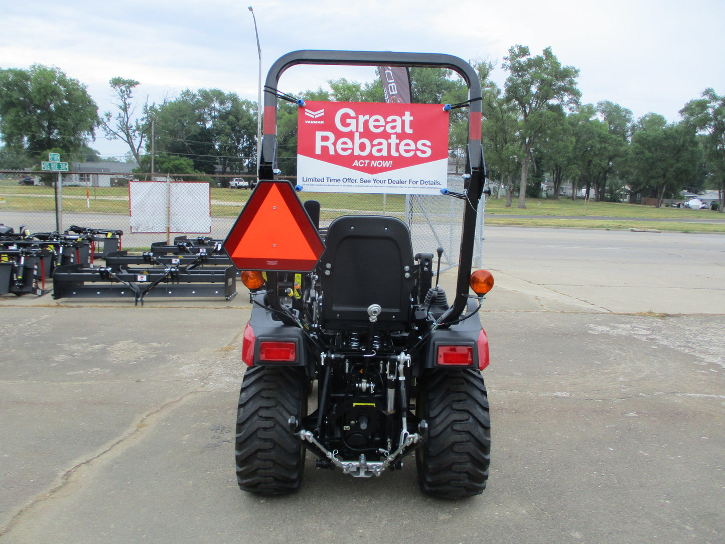 Yanmar SA223 21hp Utility Tractor